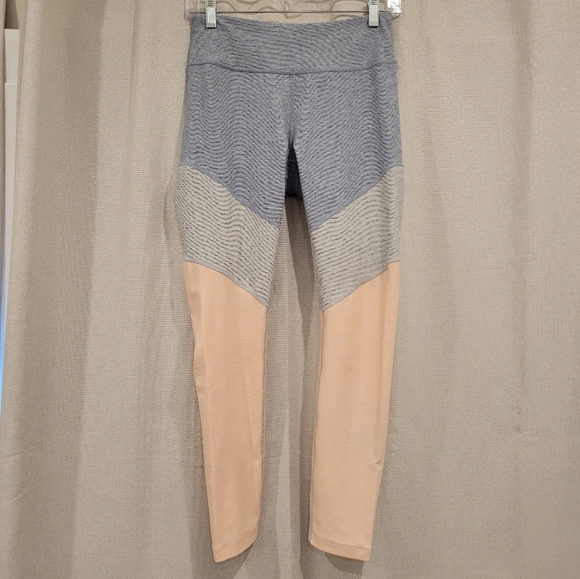 Outdoor Voices 7/8 Tri Color Leggings Size M - Picture 3 of 10